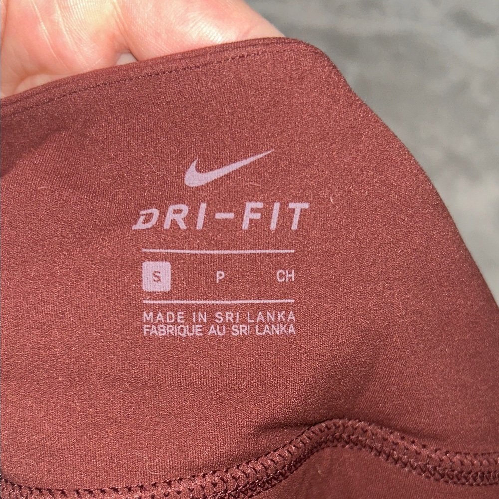 Nike sports bra - Picture 3 of 3